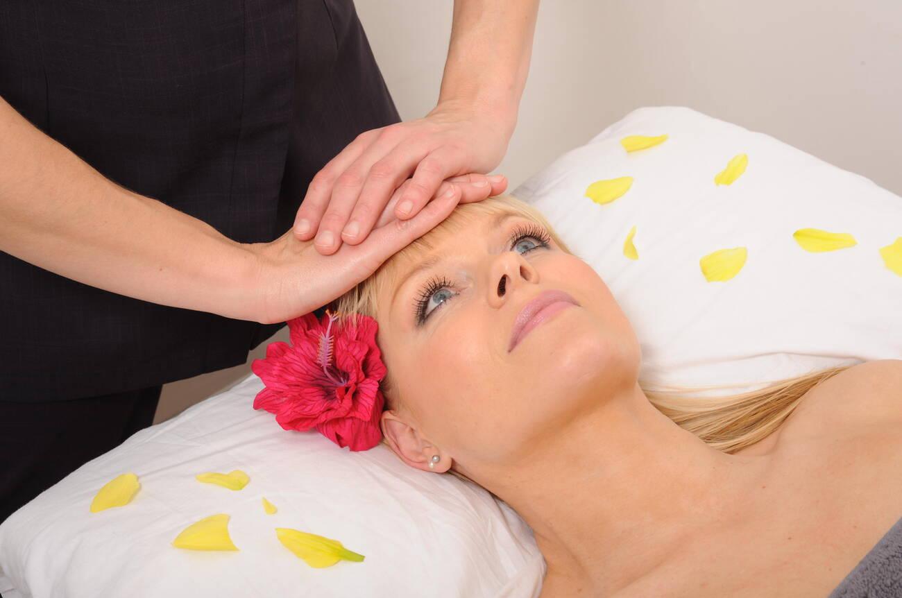 Affordable Head Massage Service at Home – Instant Relaxation at Your Doorstep